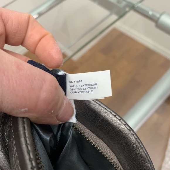 OFFERS??? Gap Grey Metallic zipper Clutch. Excellent Condition - Picture 5 of 6